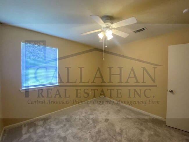 Building Photo - Jacksonville 4 Bedroom Home
