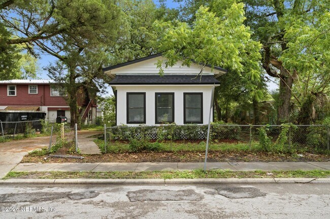 Building Photo - 2344 W 18th St