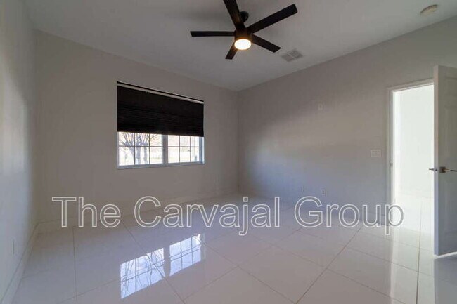 Building Photo - 10224 Vickers Ridge Dr