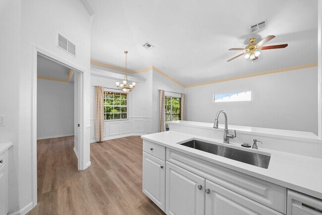 Building Photo - Nicely updated 3-bedroom, 2-bath upper-floor condo in Fort Myers