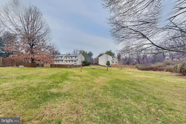 Building Photo - 18 Indian Hills Ct