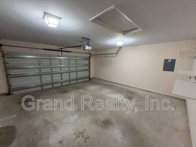 Building Photo - 5800 Glenby Ct