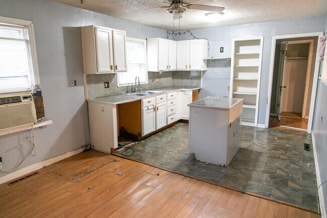 Building Photo - 9709 Bennington Ave