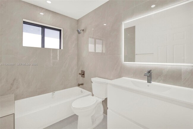 Building Photo - 1226 SW 76th Ct