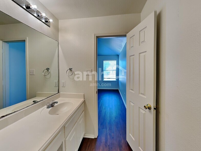 Building Photo - 11829 Cottontail Dr