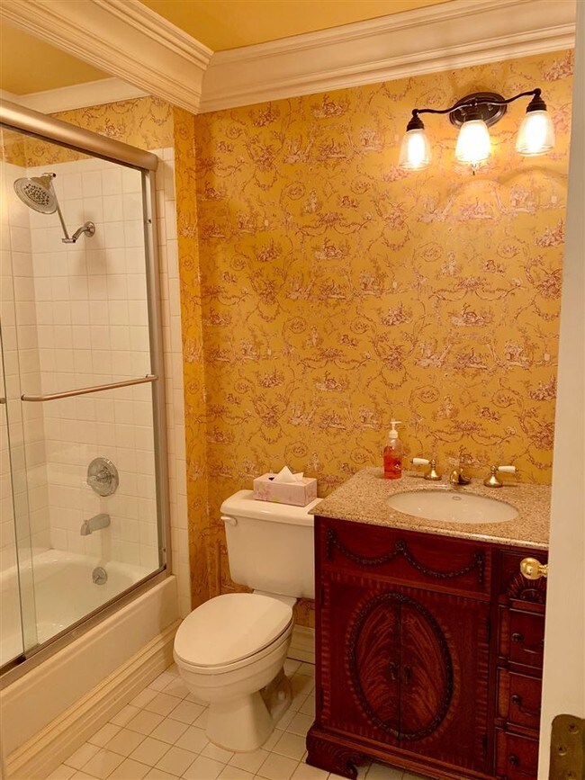 Building Photo - 54 Bergen Ridge Rd