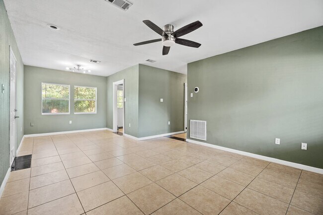 Building Photo - 108 Bonita Ave