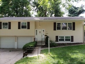 Building Photo - 3 Bed 2 Bath Spacious home!