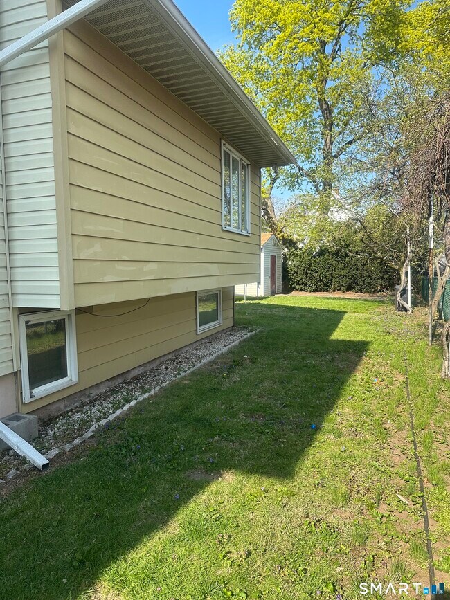 Building Photo - 433 3rd Ave