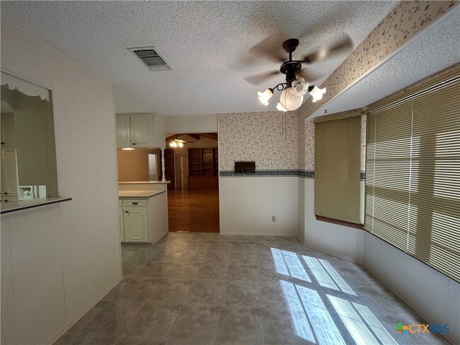 Building Photo - 11 La Mesa Dr