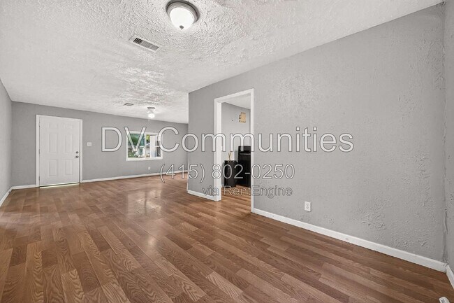 Building Photo - 5910 Southtown St