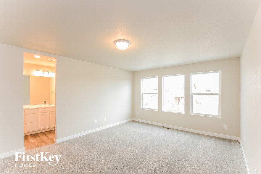 Building Photo - 10645 Luneth Dr