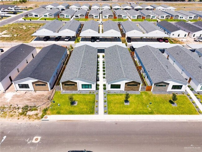 Building Photo - 2700 Mockingbird Rd