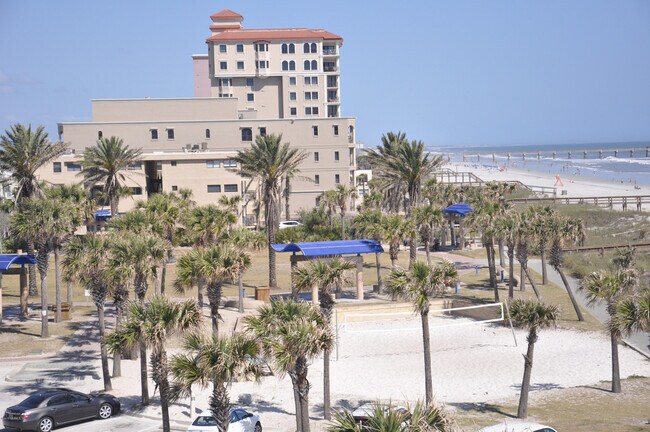 Building Photo - 601 1st St