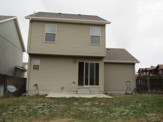 Building Photo - Charming 2 Story Doll House W/Unfinished Basement