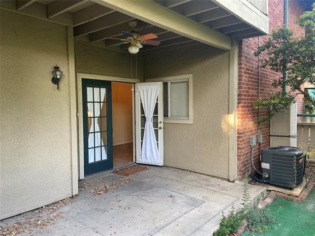 Building Photo - 8601 Park Ln