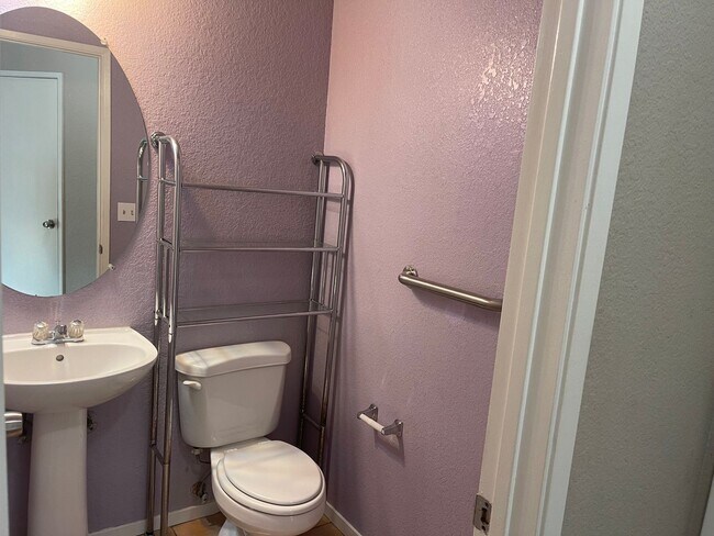 Building Photo - 2234 Prestwick St