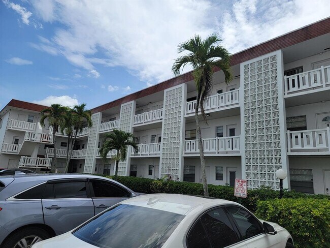 Building Photo - 4310 NW 12th Ct