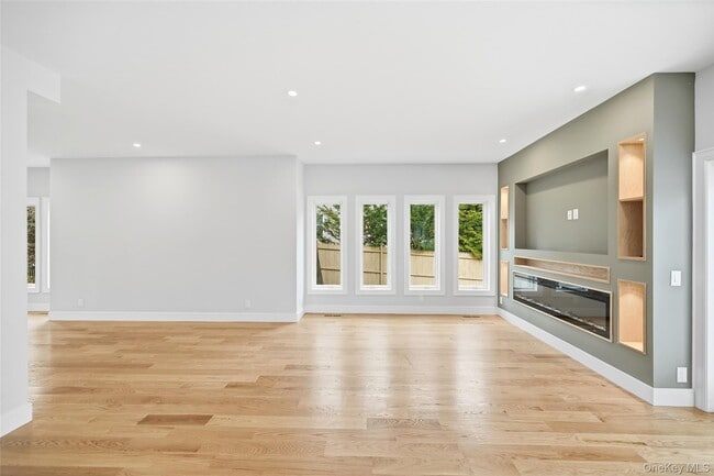 Building Photo - 67 Paulding Ln