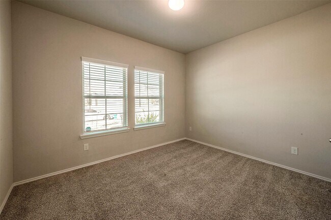 Building Photo - 2318 Georgina Falls Dr