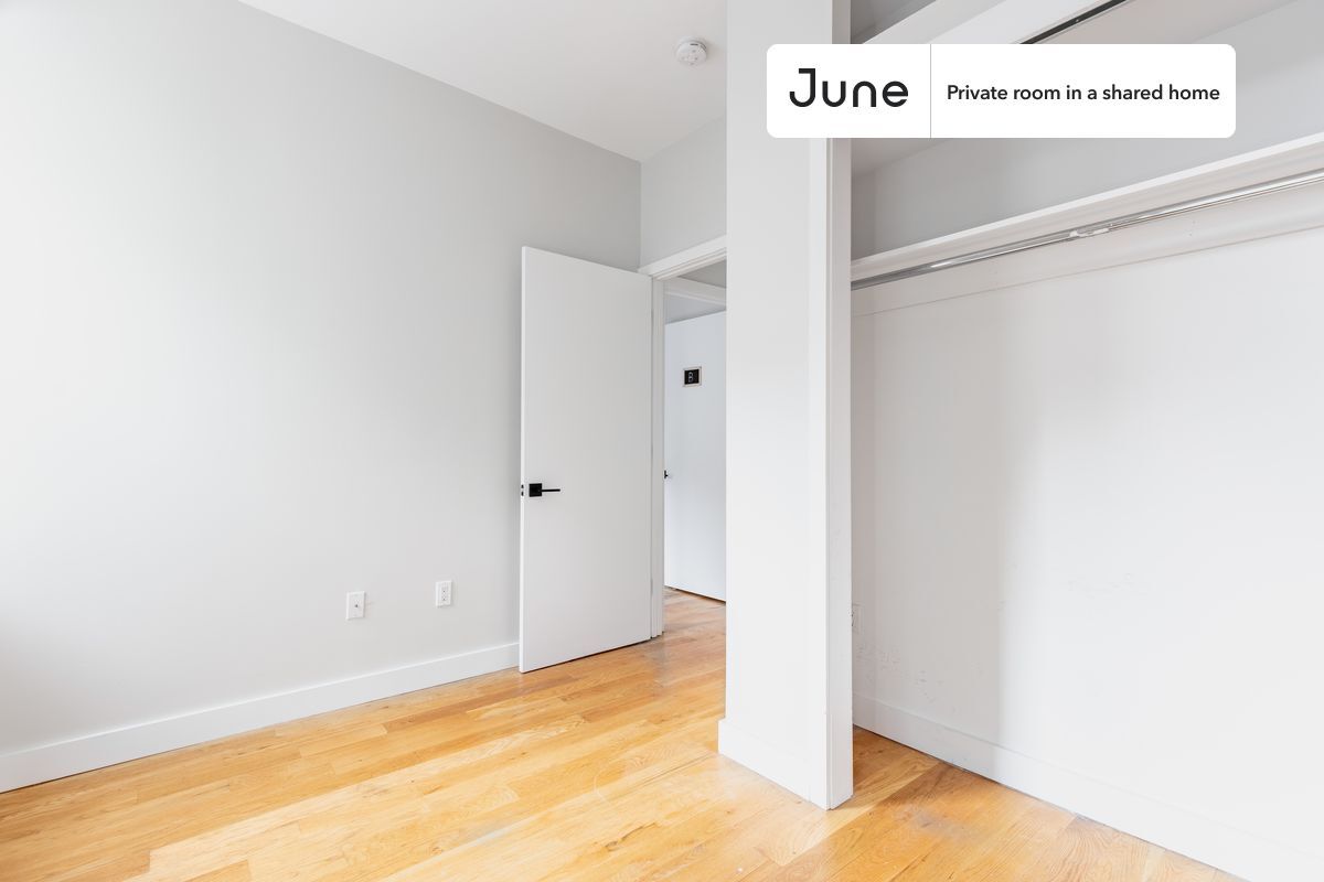 Building Photo - Room in Shared 5 bed/2 bath home