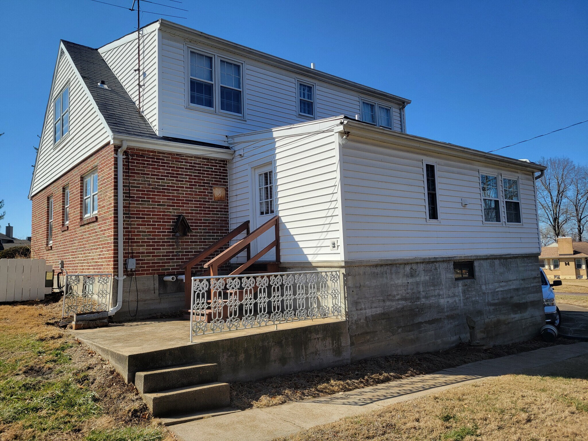 Building Photo - 10 W Way Dr