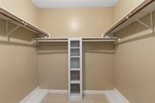 Building Photo - 25710 Pepper Ridge Ln