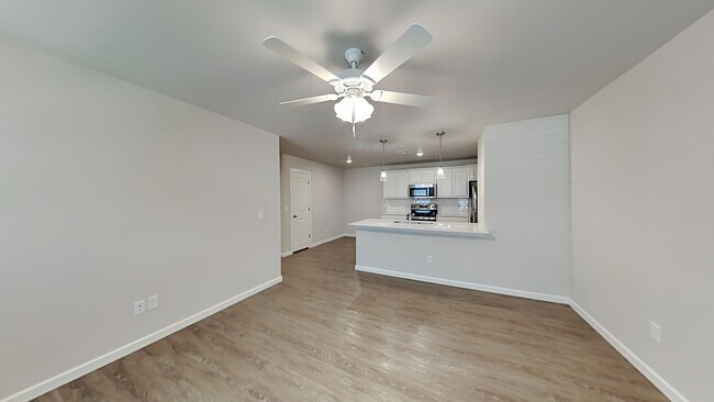 Building Photo - 2 Bedroom 2 Bathroom 2 Car Garage Duplex C...