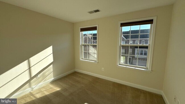 Building Photo - 9727 June Flowers Way