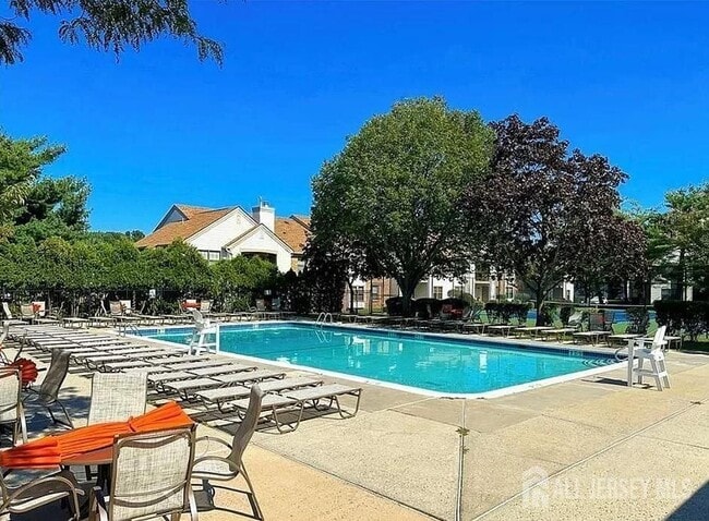 Building Photo - 2313 Bayhead Dr
