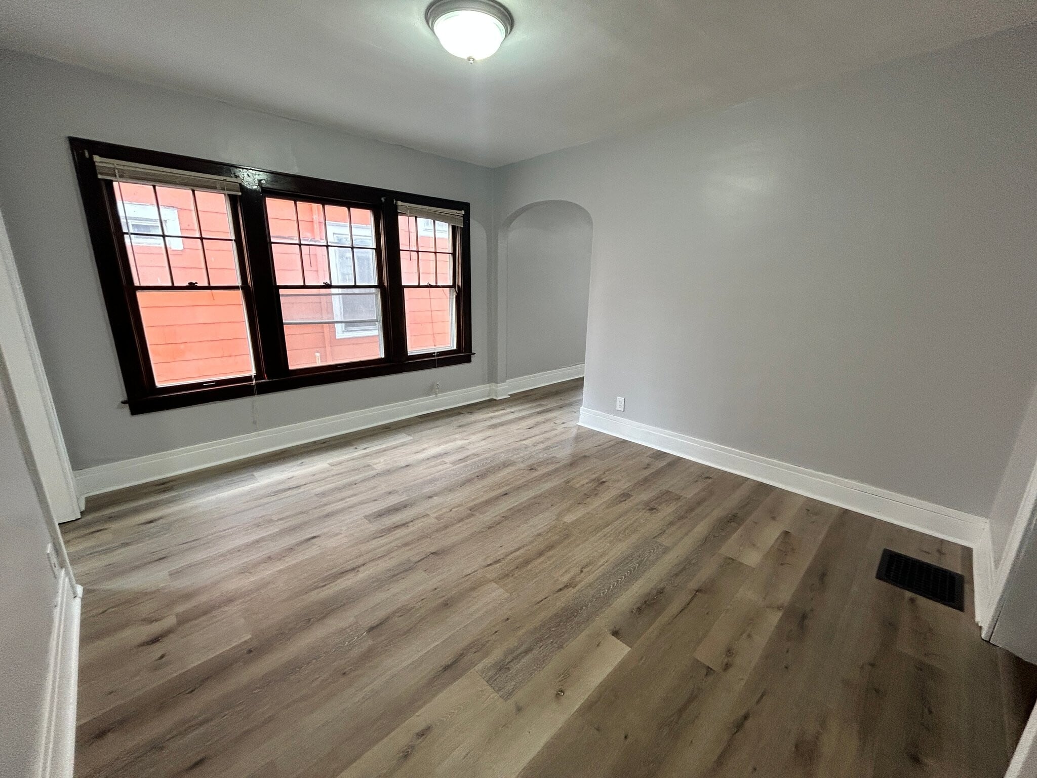 Building Photo - 710-12 W Colvin St
