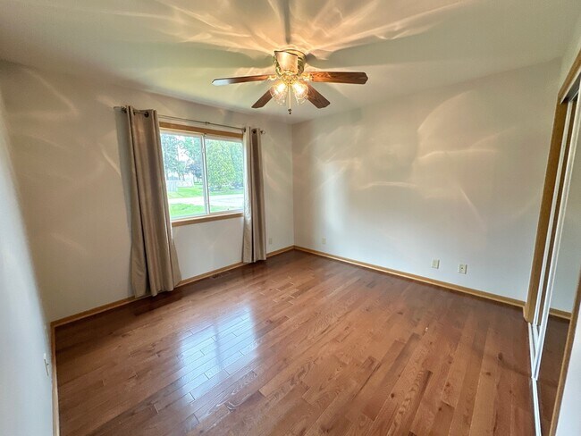 Building Photo - 7103 Hiawatha Dr