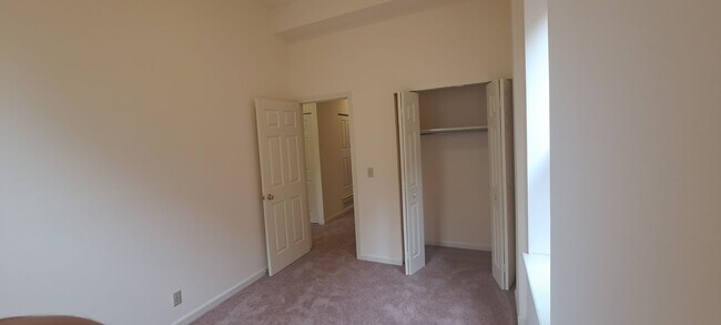 Building Photo - 1217 Lami St
