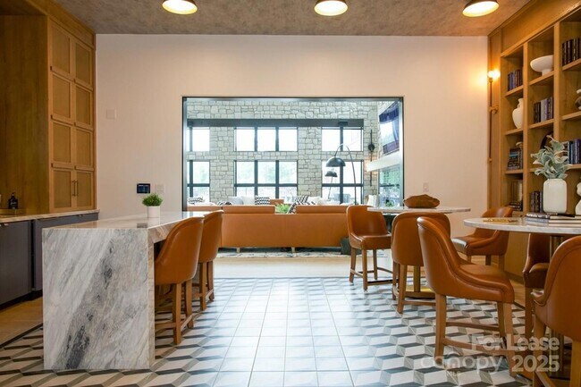 Building Photo - 9132 Senator Royall Dr