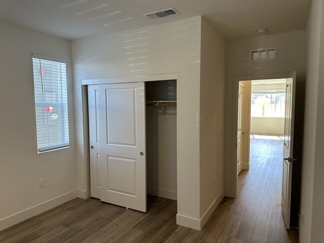 Building Photo - 7329 Umberto Pl