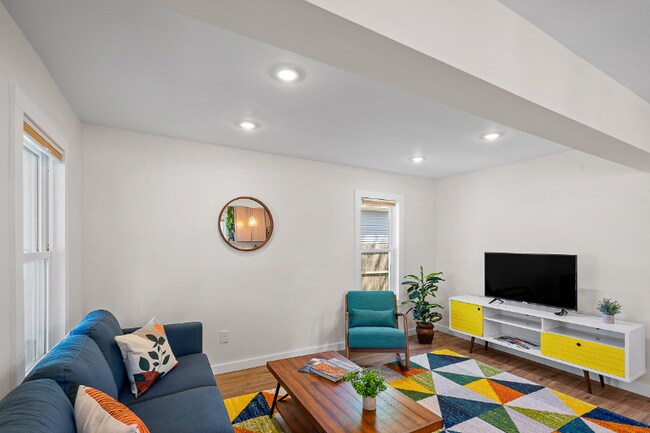 Building Photo - 68 1st St