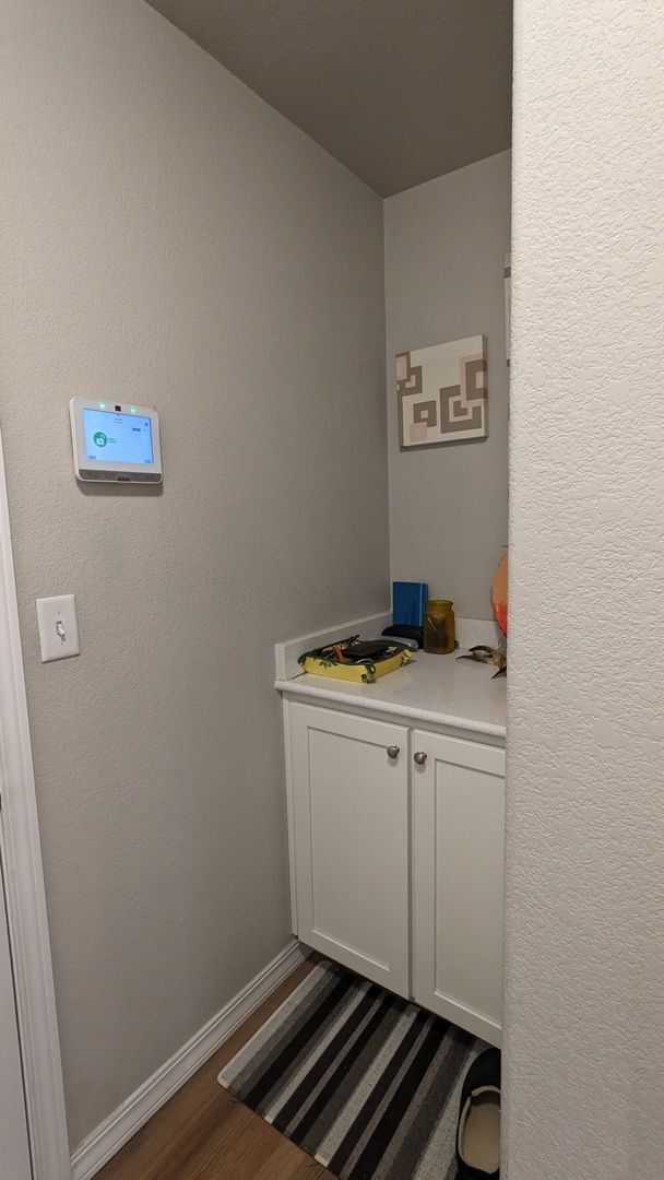 Building Photo - IMMACULATE 4 BED/2.5 BATH CUSTOM BUILT HOME IN SKYLINE RIDGE!