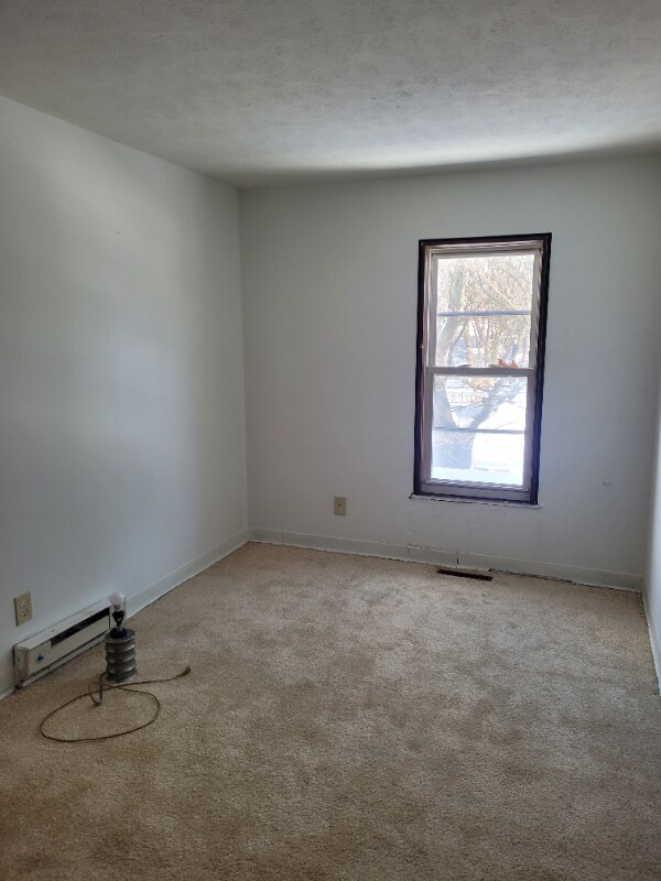 Building Photo - 196 Jewett St