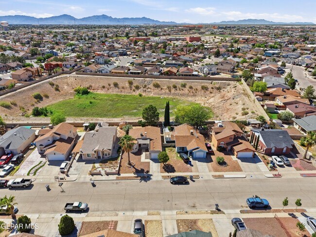 Building Photo - 12483 Tierra Dulce Dr