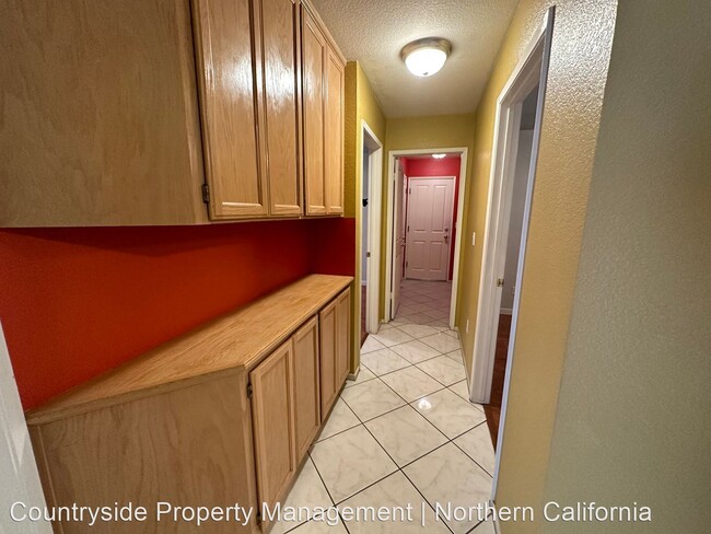 Building Photo - 3 br, 2 bath House - 1502 Barnum Ct