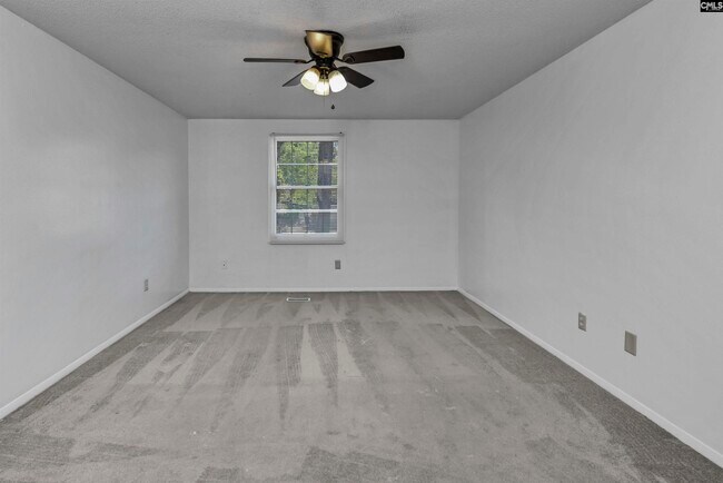 Building Photo - 220 N Donar Dr