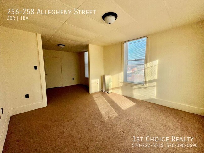 Building Photo - 2 bedroom apartment with HEAT INCLUDED!