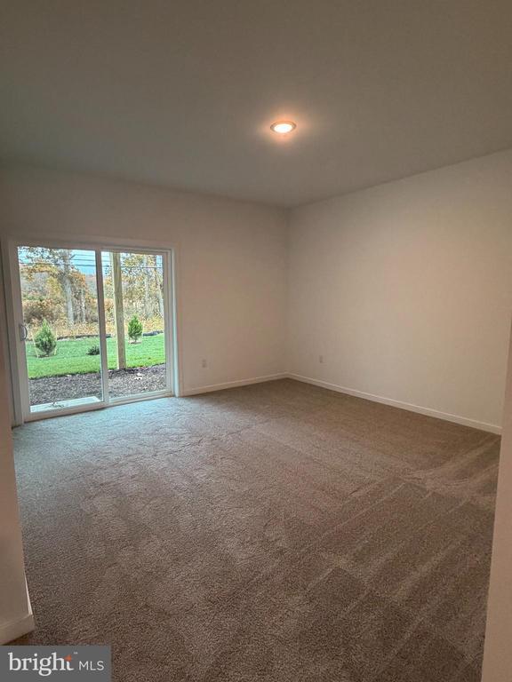 Building Photo - 67 Basswood St