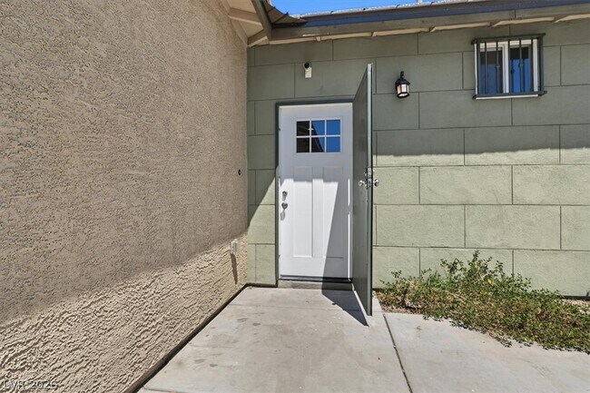 Building Photo - 4966 Andover Dr