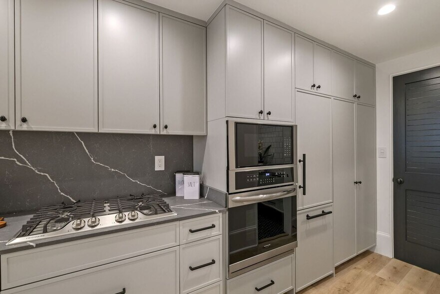 Building Photo - 1979 Biltmore St NW