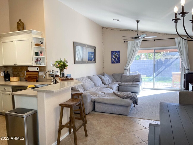 Building Photo - 1077 W Olive Ave