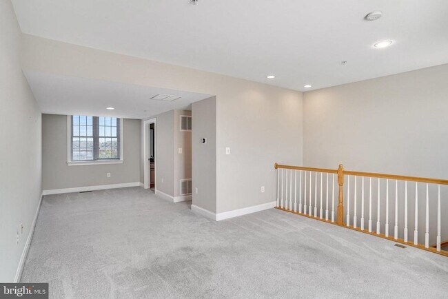 Building Photo - 906 Slaters Ln