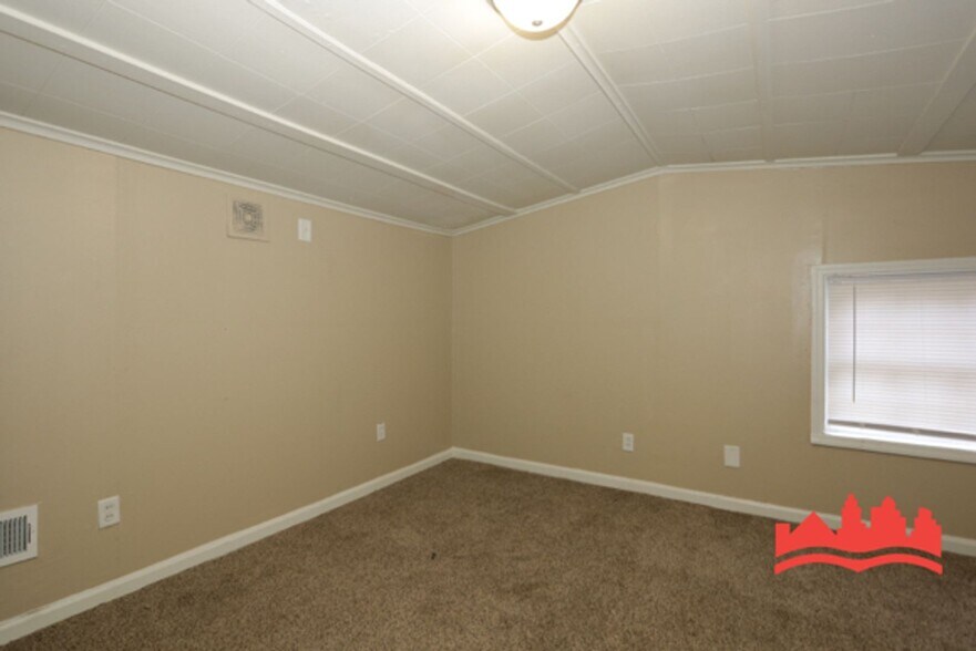 Building Photo - 3727 Rhea Ave