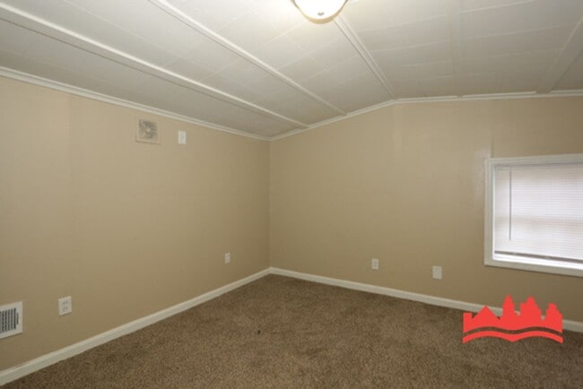 Building Photo - 3727 Rhea Ave