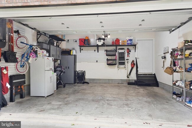 Building Photo - 937 Marzoff Rd